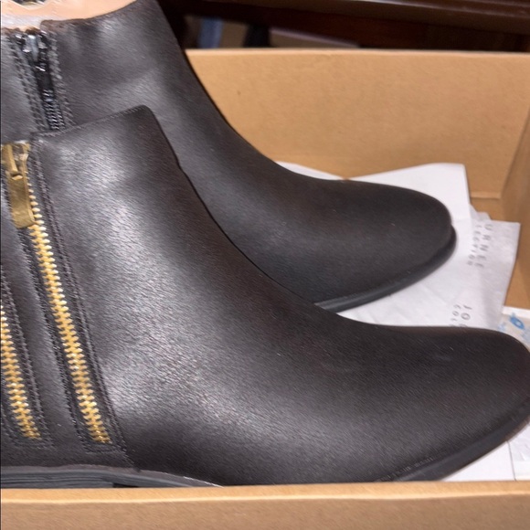 Journee Collection Jayden Booties - Picture 2 of 5